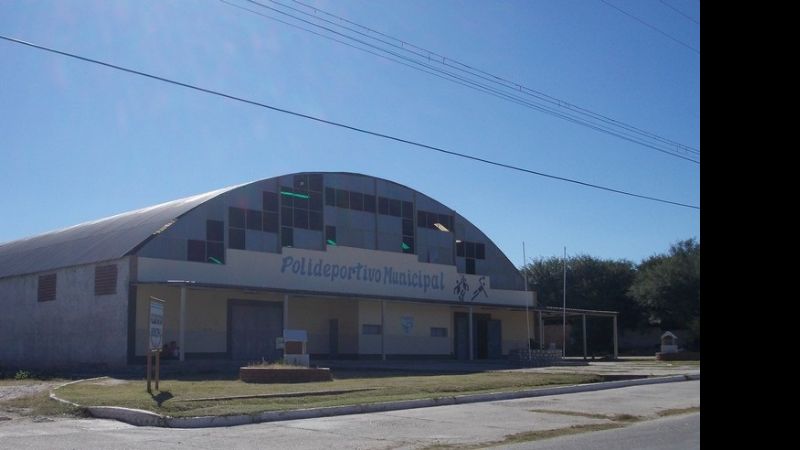 Polideportivo municipal destruido
