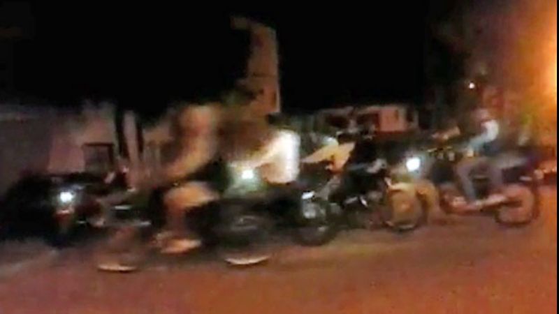 Imprudencia: Grave accidente de motociclistas nocturnos