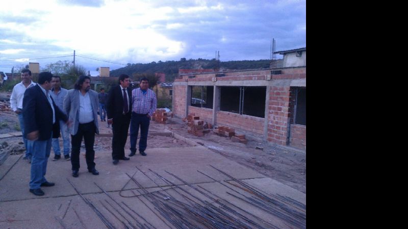 Recorrida en la obra de la escuela en El Alto