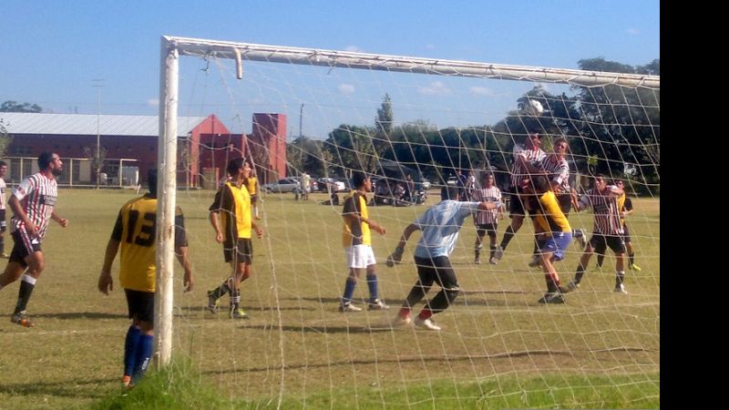 En Única lideran los Médicos, con los Agrónomos al acecho