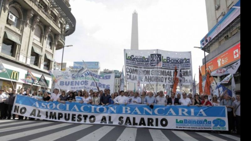 Sin acuerdo salarial, bancarios definen medidas de fuerza