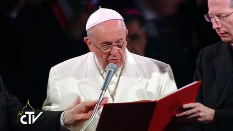 Francisco condenó "enérgicamente la violencia, que no puede resolver nada"