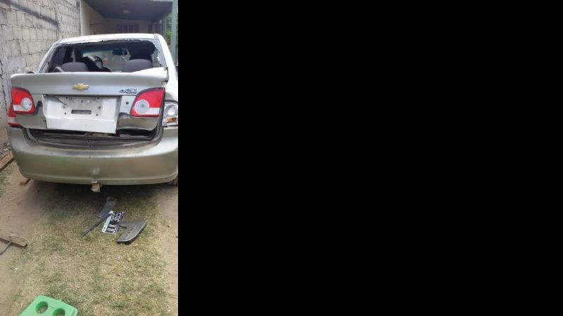 Menores destrozaron un auto en El Hueco