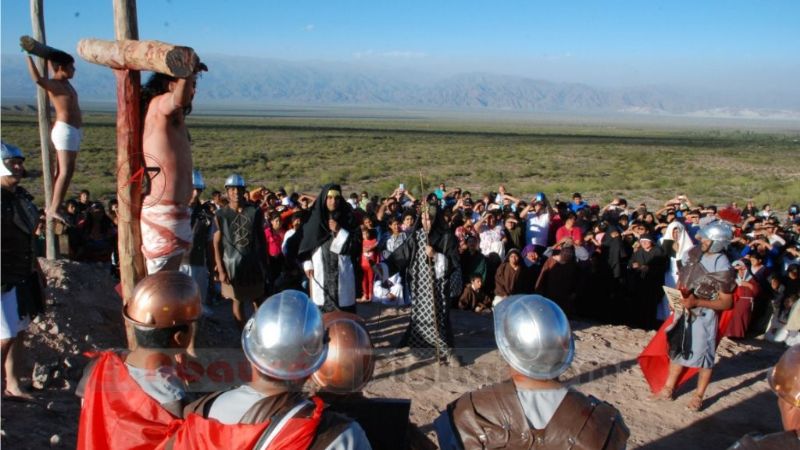 Gran demostración de fe y preponderante presencia de turistas en Fiambalá