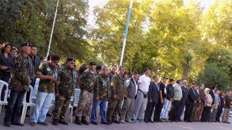 Emotivo acto por el Día del Veterano y los Caídos en la Guerra de Malvinas
