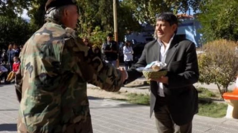 Emotivo acto por el Día del Veterano y los Caídos en la Guerra de Malvinas