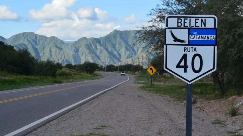 Colocaron nuevos carteles informativos en la ruta 40, entre Belén y Santa María