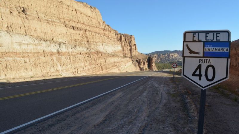 Colocaron nuevos carteles informativos en la ruta 40, entre Belén y Santa María