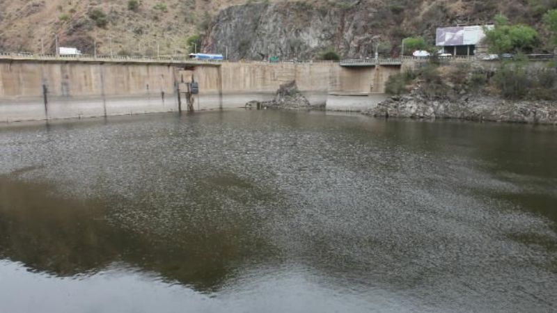 Buscan a cinco pescadores desaparecidos en el lago San Roque
