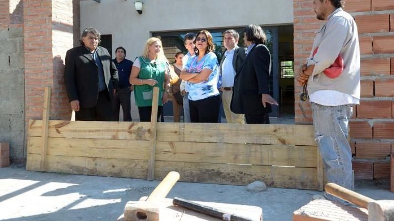 Lucía recorrió obras y visitó el CIIC