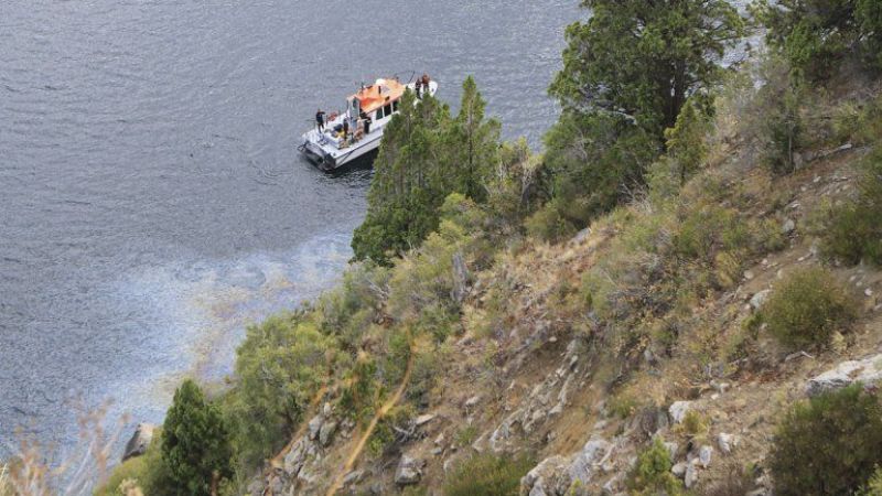Encuentran cuerpo de joven que secuestró a novia y se lanzó con su auto al lago