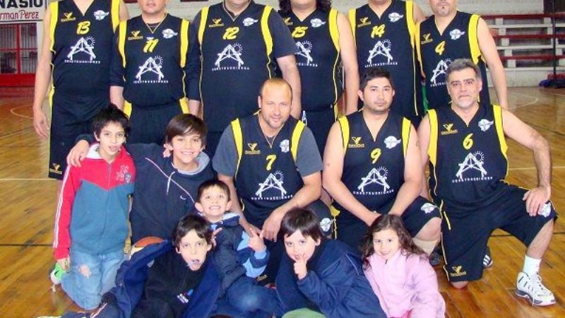 El Maxibásquetbol juega esta noche en Sénior y Súper