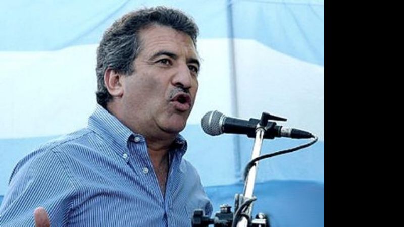 Urribarri declinó su precandidatura presidencial