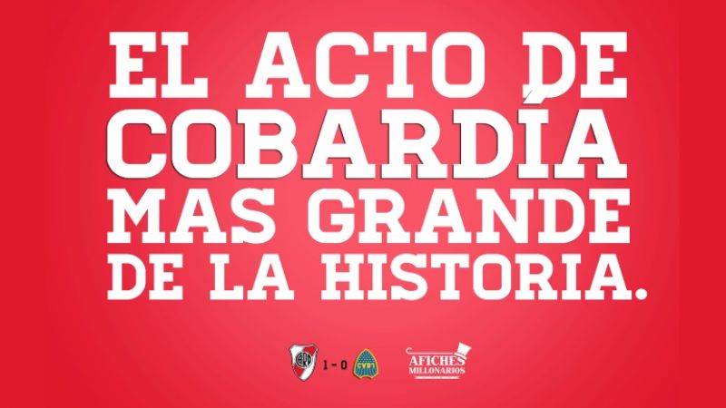 Pese al bochorno, aparecieron afiches con reproches y disculpas