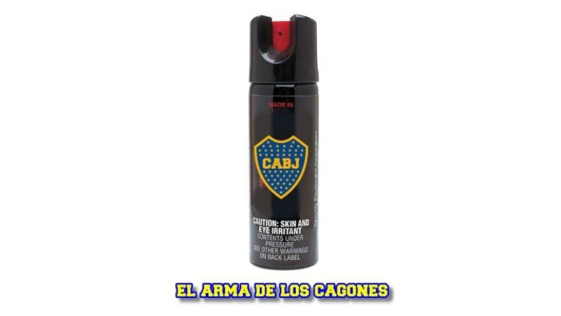 Pese al bochorno, aparecieron afiches con reproches y disculpas