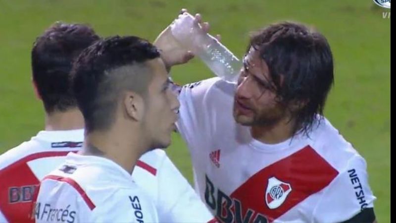 Si se aplica el artículo 23, Boca perdería el partido y clasificaría River