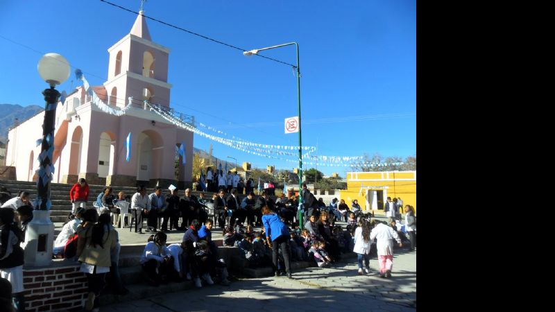 Mutquín festeja su autonomía