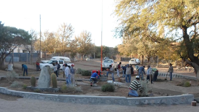 León Mendoza y sus funcionarios visitaron Paloma Yaco