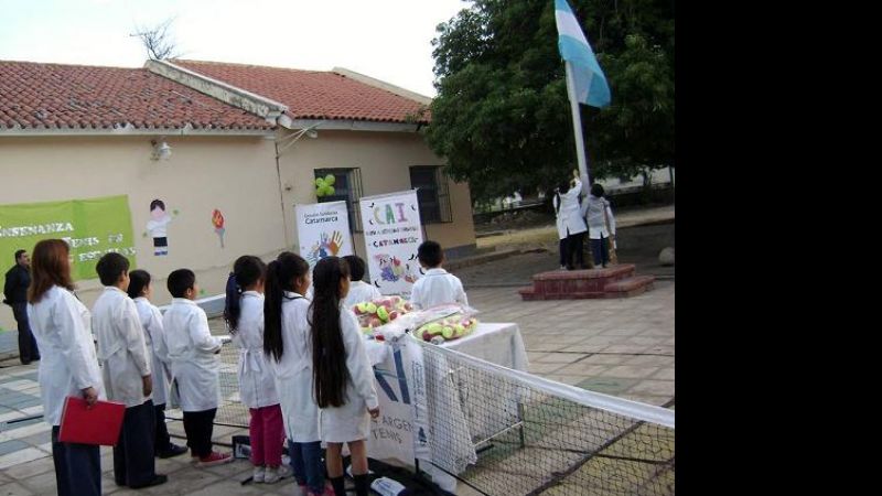 Lanzan el programa educativo “El tenis va a la escuela”