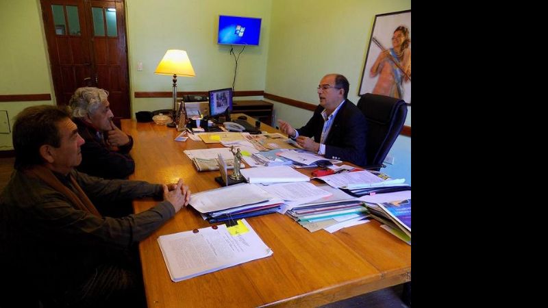 Estado, taxistas y remiseros planifican acciones conjuntas contra la inseguridad