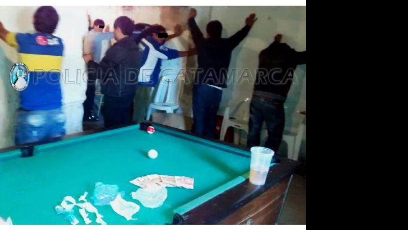 Arrestan a 34 personas que estaban en un bar en el Sur de la ciudad