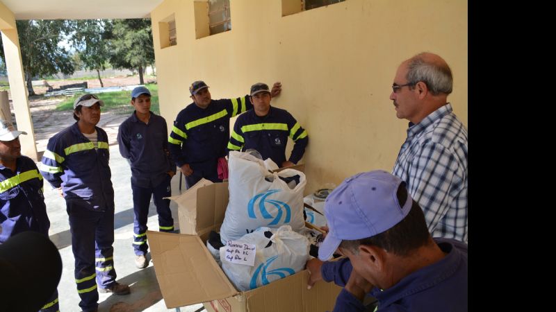 Entrega de indumentaria de trabajo a personal de Vialidad Nacional