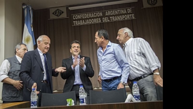 Tras reunirse con Massa, gremios del transporte fijaron paro el 9 de junio