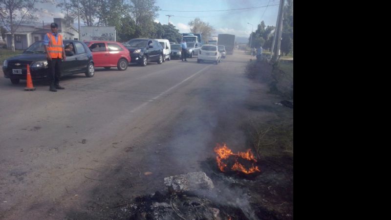 Volvió el piquete de padres en la ruta 64