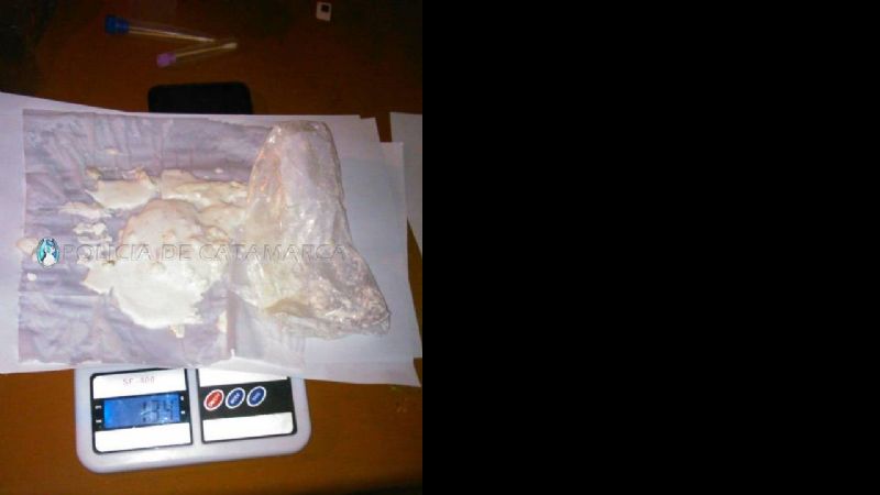 Desbaratan punto de venta de drogas en el Santa Marta