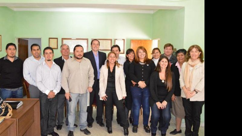 Mera llevó programas institucionales a Tinogasta