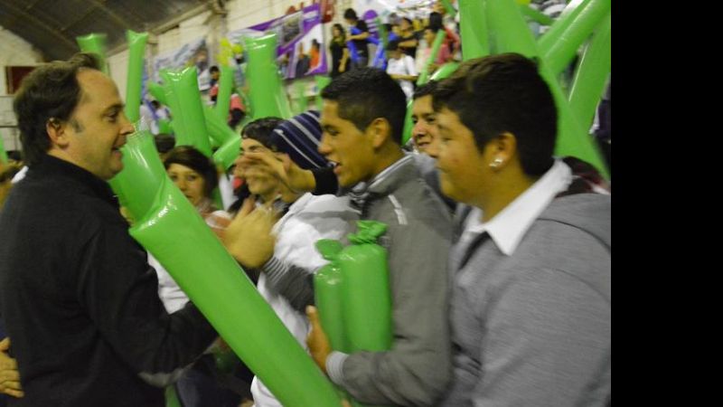 Mera llevó programas institucionales a Tinogasta