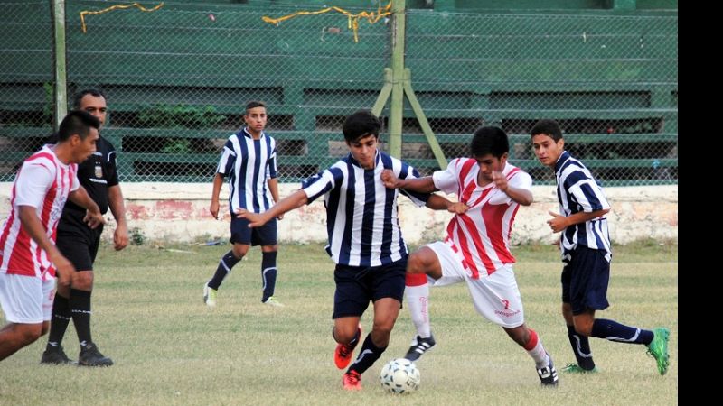 El “Decano” venció al “León” y con ayuda de Ferro alcanzó al “Alemán”