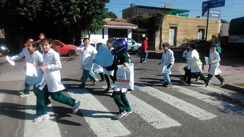 El programa "Agentes por un día", llegó al Colegio Montessori