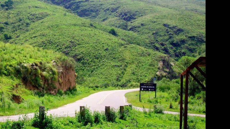 Por derrumbe, “intransitable” la Ruta 18, de Singuil a Balcozna