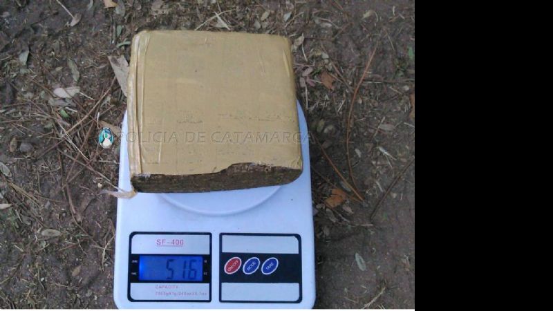 Motociclista llevaba en la mochila medio kilo de marihuana