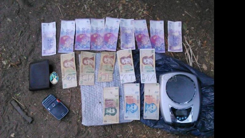 Motociclista llevaba en la mochila medio kilo de marihuana