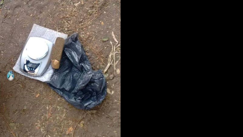 Motociclista llevaba en la mochila medio kilo de marihuana