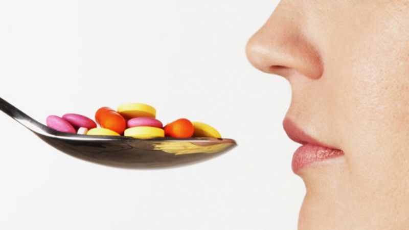 Ibuprofeno y paracetamol: los riesgos de abusar de la venta libre