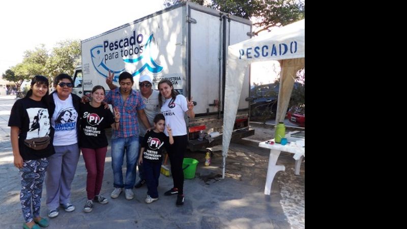 Militantes en apoyo a Lucía