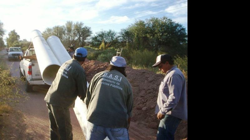 Renovación de la colectora de efluentes cloacales de Tinogasta