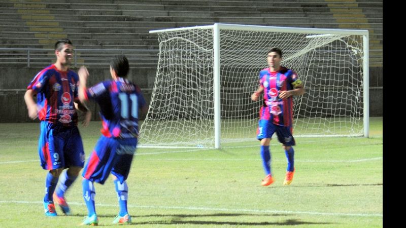 Empate “Santo” y derrota de Aconquija; no fue un buen viernes