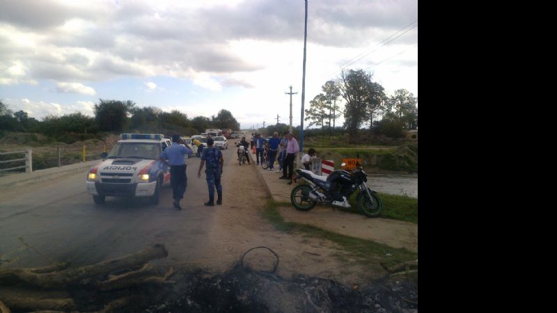 Continúa el reclamo en la ruta 64, en Bañado de Ovanta