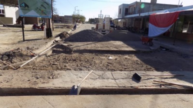 Construyen badenes para evitar accidentes de tránsito