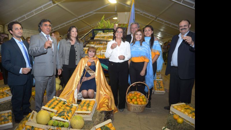 Lucía en el Festival de la Mandarina