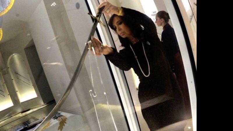 Cristina entregó el sable corvo de San Martín al Museo Histórico Nacional