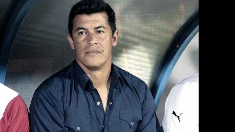 Almirón dejó de ser el DT de Independiente tras perder con Racing