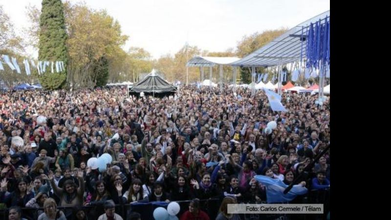 Gobernadores celebraron el 25 de Mayo con actos en las provincias