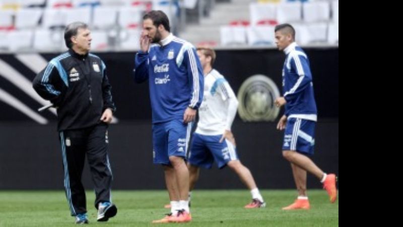 Martino afirma que tiene el equipo, pero le “falta el 9"