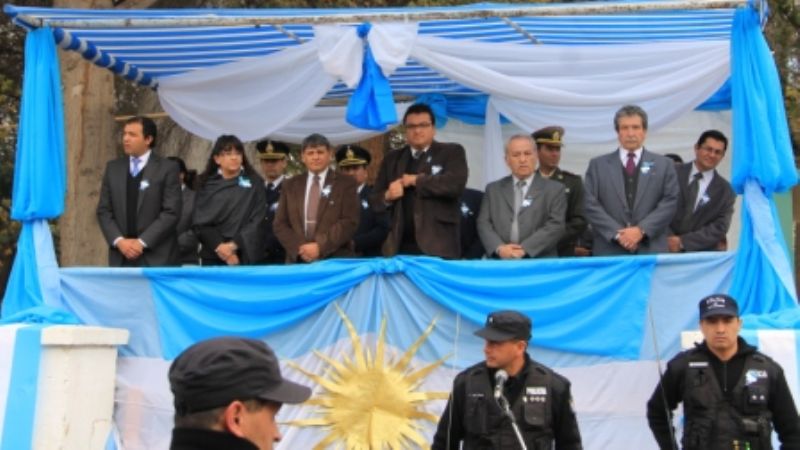 Fuerte Quemado se vistió de celeste y blanco
