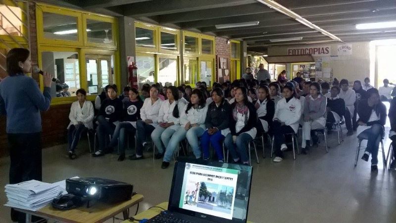 Difusión de carreras de la Facultad de Tecnología en Santa María